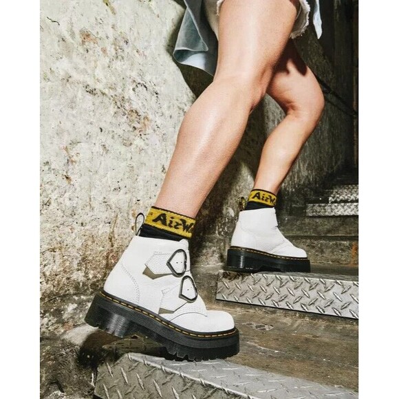 Dr. Martens Devon Heart Platform Boots White Black Leather NWOB - Picture 2 of 15